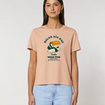 T-shirt femme Ocean Park coloris Fraîche Pêche, imprimé humoristique toucan surfeur, coupe Muser ajustée en coton.